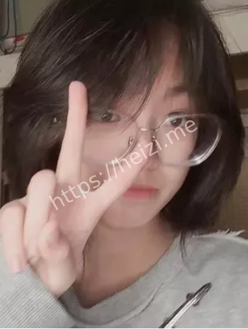 李佳怡