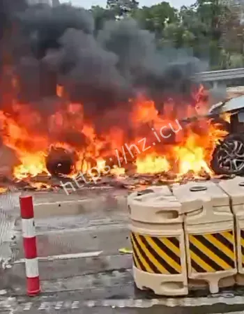 整车烧成空壳