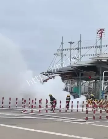 整车烧成空壳