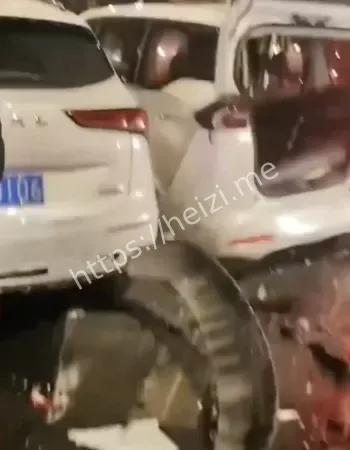 14车连环相撞