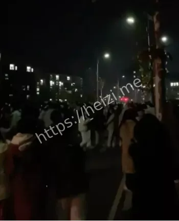 睡衣大逃亡