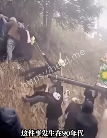 送葬路上