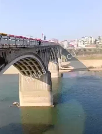 资江一桥跳桥