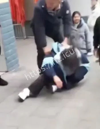 强制剃头收费