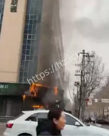 方城3电箱爆炸