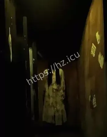 诡异白影