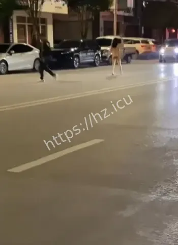 主道身无寸缕