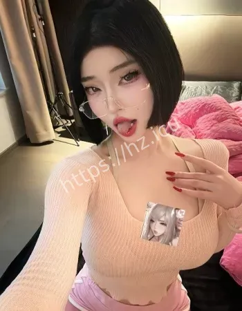 黑丝紧裹大腿