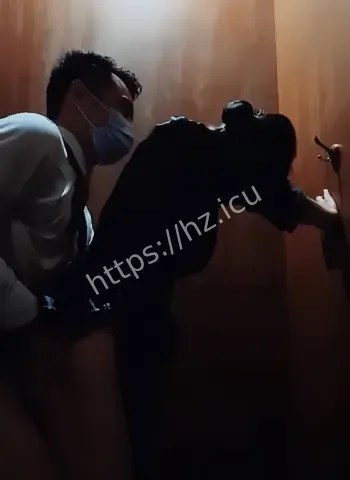 高冷女销售