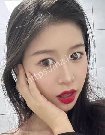 表面端庄人妻