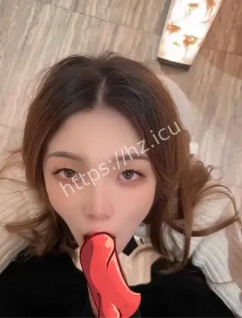 黄芸芸户外露出