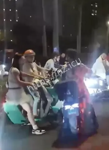 一人舌战群雄