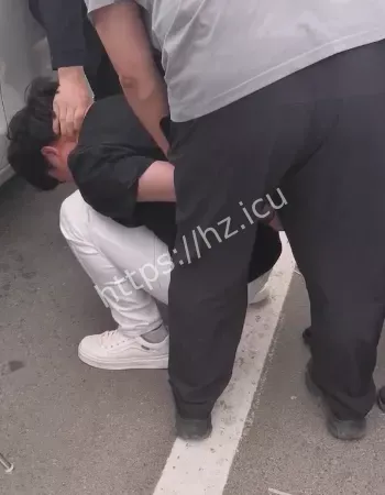 警察抓捕现场
