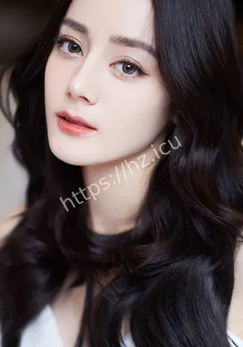 素颜出镜松弛感拉满