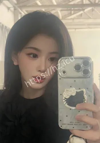 孔雪儿黑发披肩温柔优雅