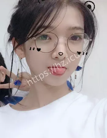 推特极品反差眼镜妹