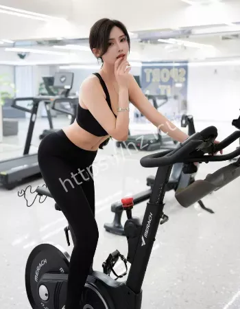 周妍希