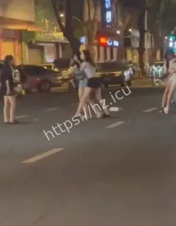 深夜街头与人打架事件