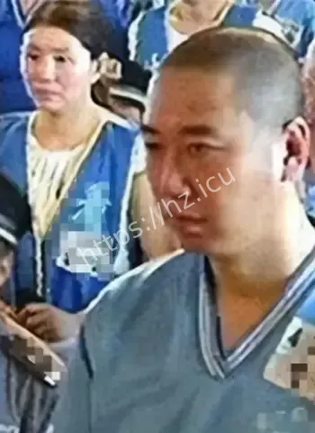 死后百辆豪车相送场面震撼