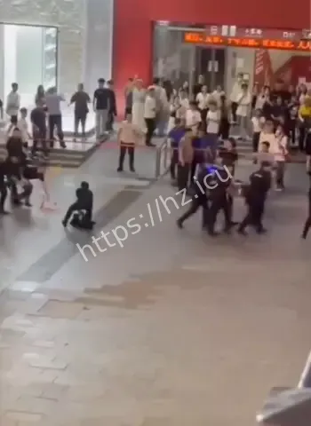 严鹏